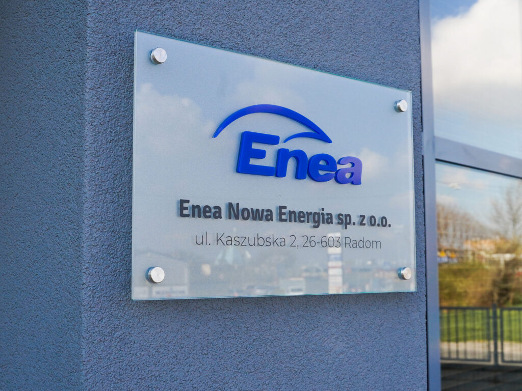 Tablica ENEA Nowa Energia na dystansach