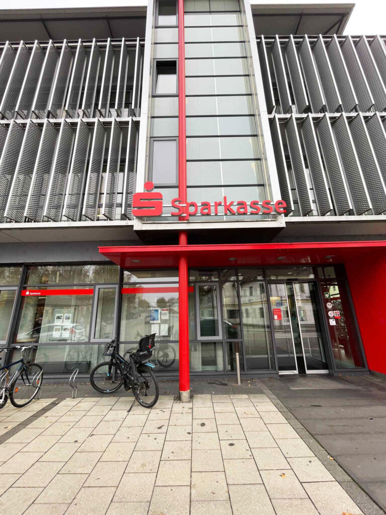 Branding Sparkasse Niemcy litery przestrzenne 3D