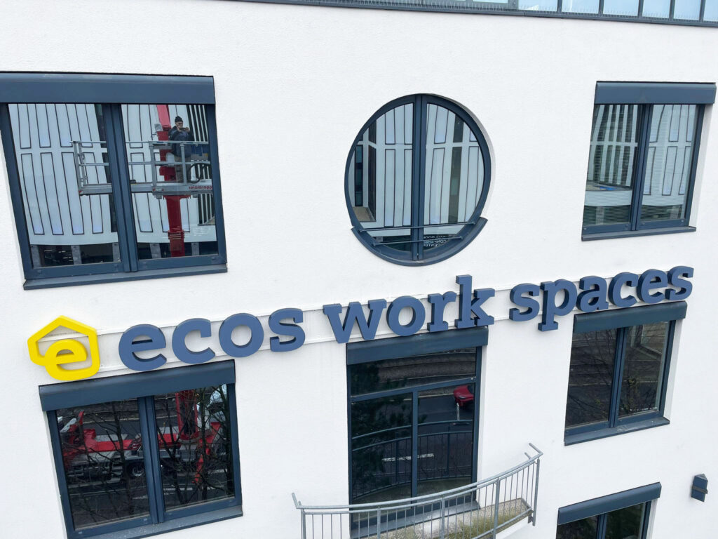 Podświetlane litery blokowe Ecos Work Spaces