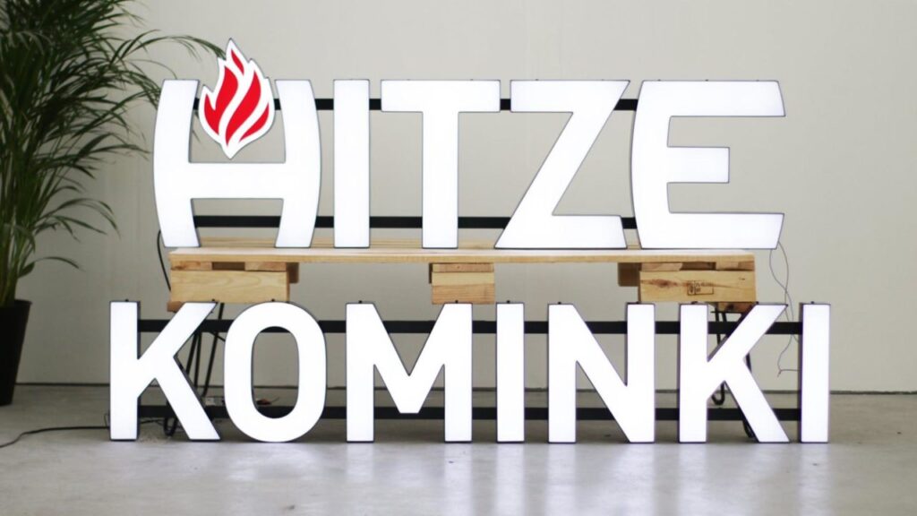 Oznakowanie HITZE kominki litery LED