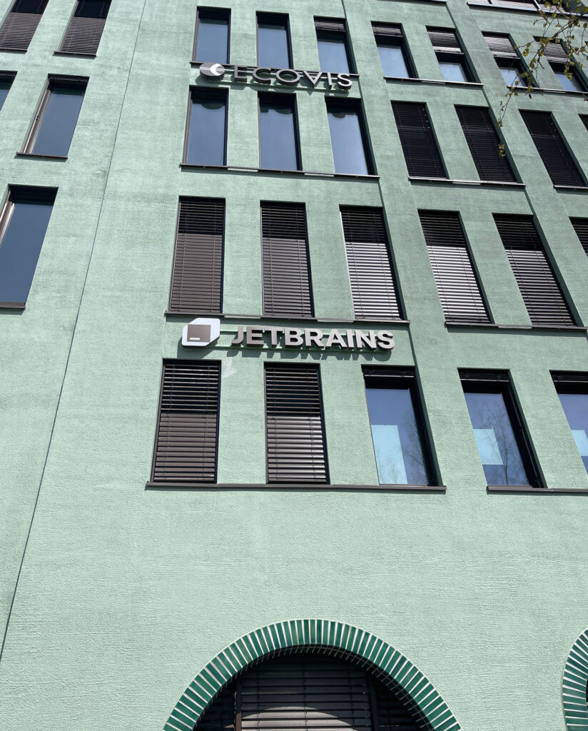 Litery 3D JetBrains oznakowanie Niemcy