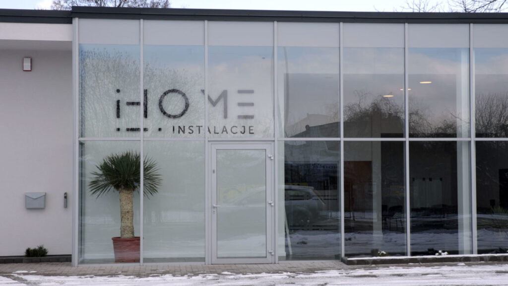 Oznakowanie zewnętrzne iHome firma