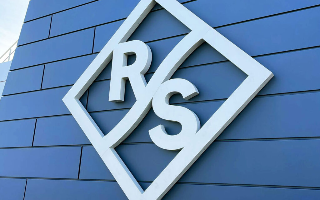 Przestrzenne logo RS wykonane z aluminium