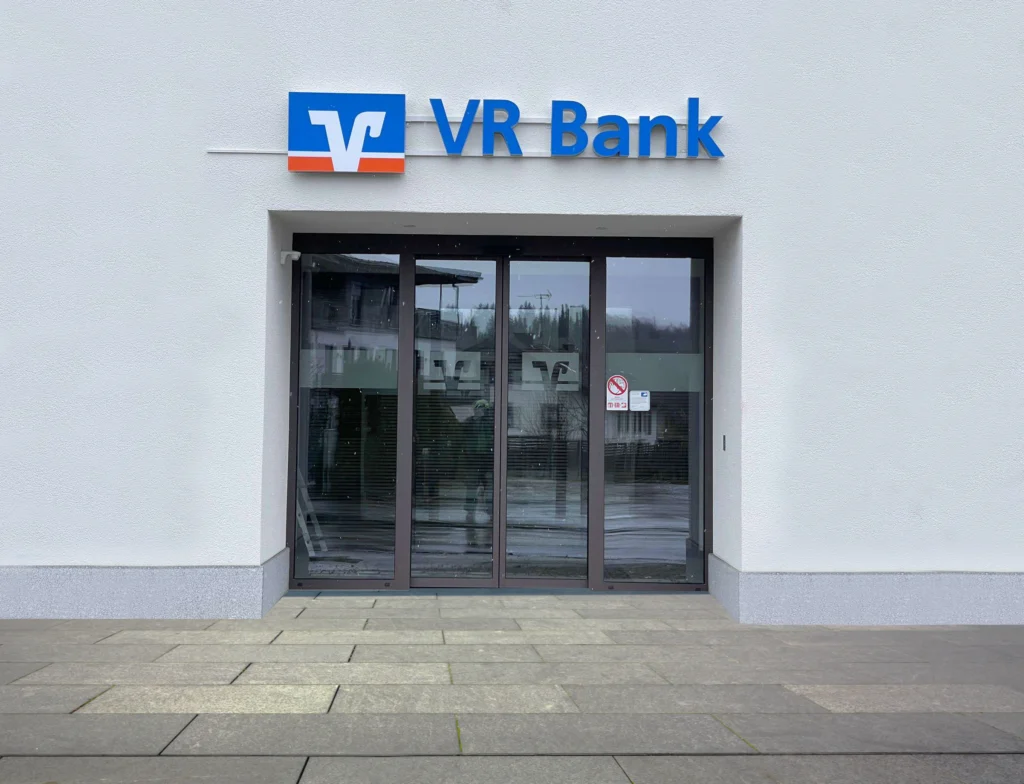 Oznakowanie banku i identyfikacja wizualna placówki